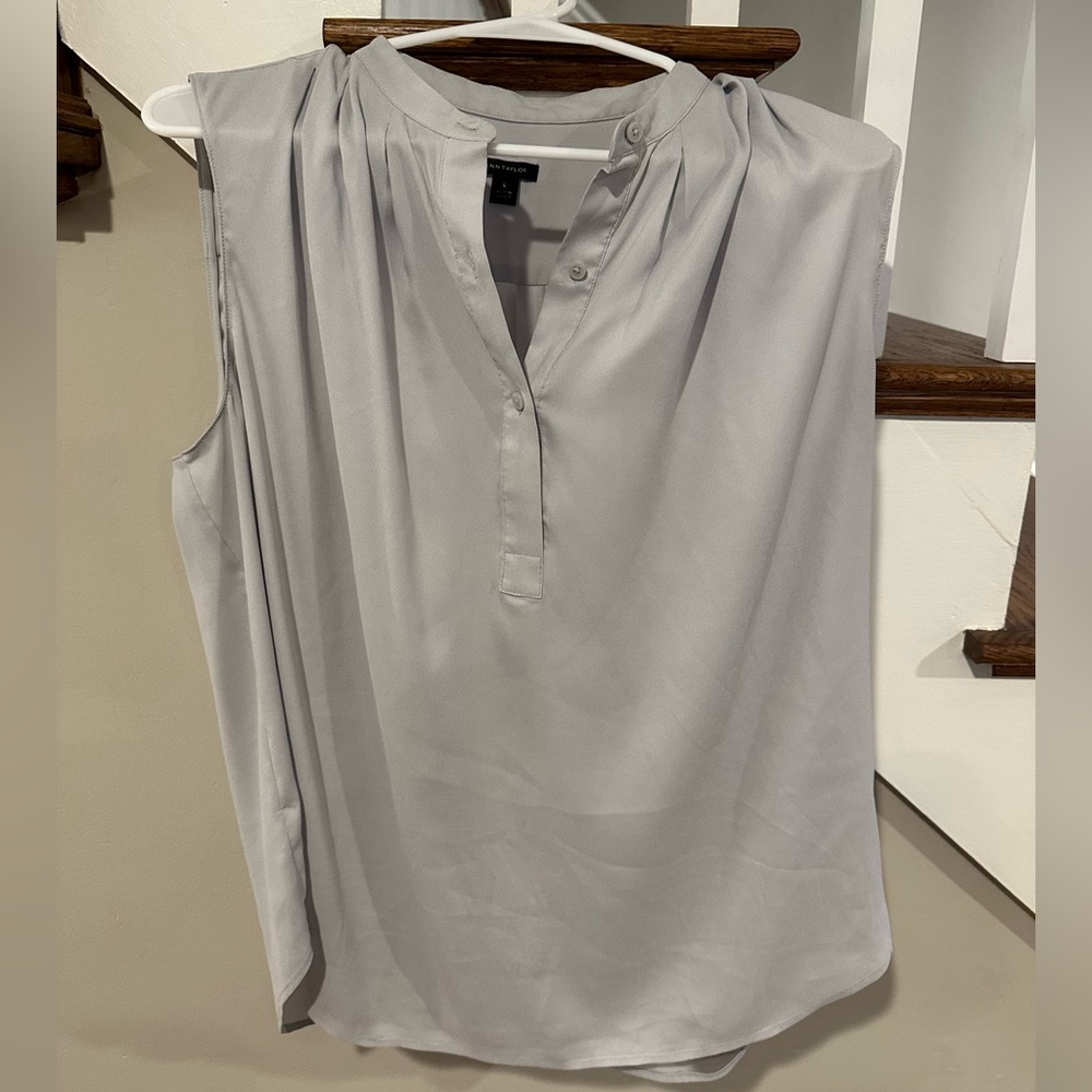 Ann Taylor sleeveless women’s blouse
